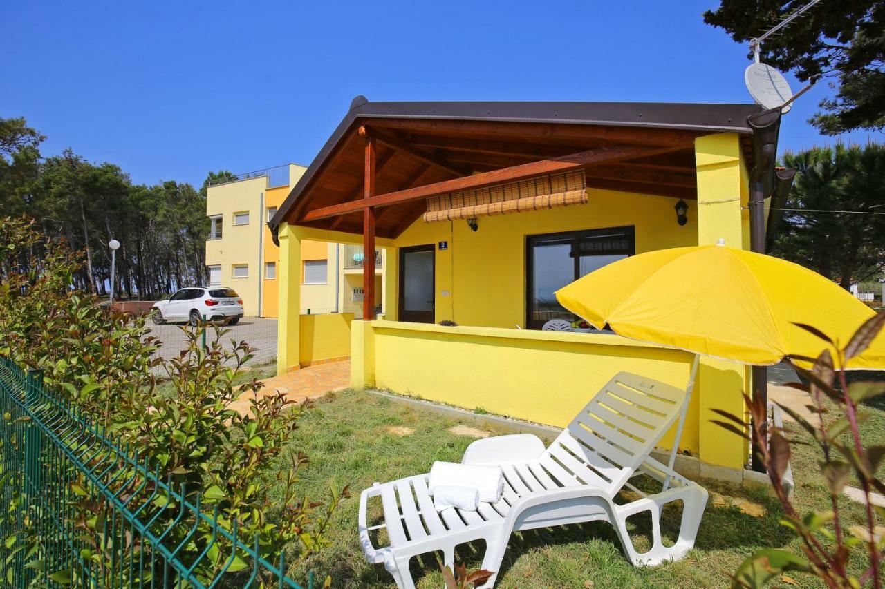 House On The Beach Tin Privlaka  Buitenkant foto