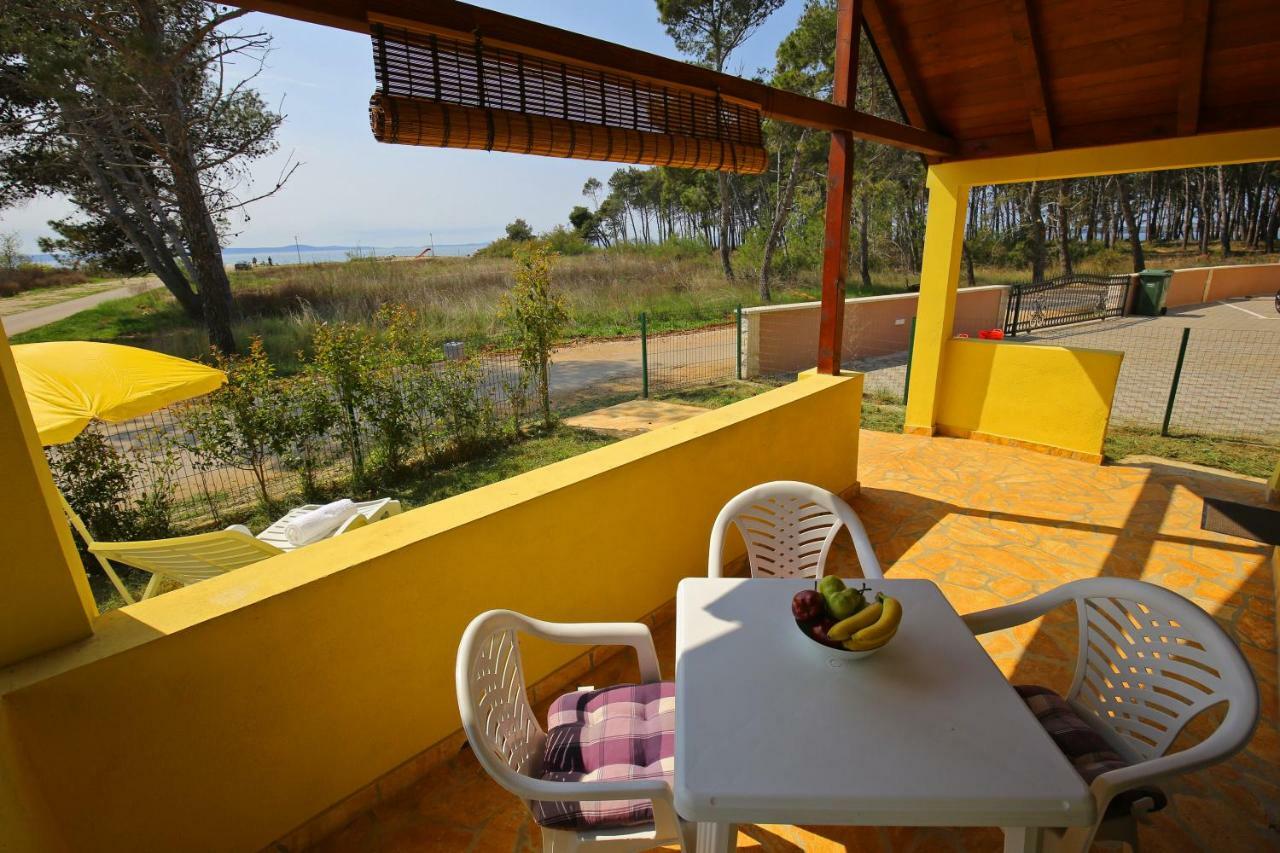House On The Beach Tin Privlaka  Buitenkant foto